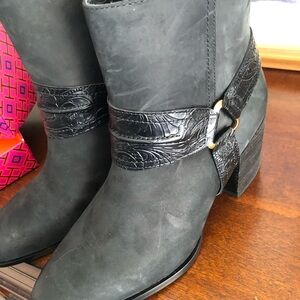 Super cute brand new boots